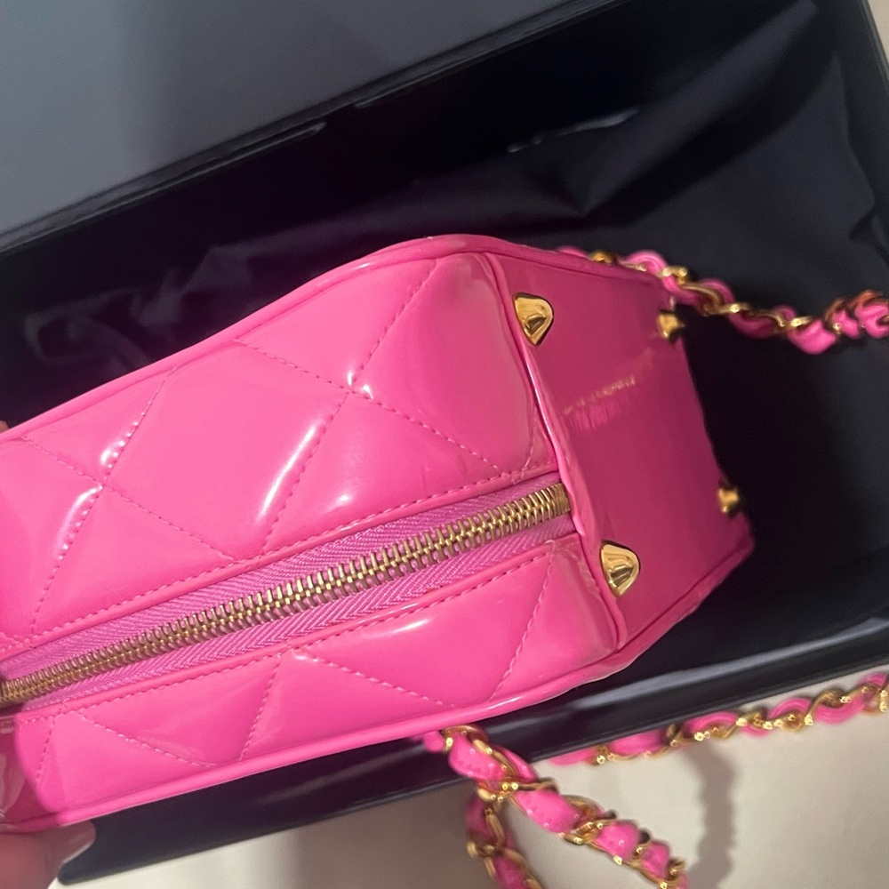 Rare🎀Chanel Barbie Pink 24K gold plated Hardwear vanity‼️ Bag charm Not included - Picture 11 of 16